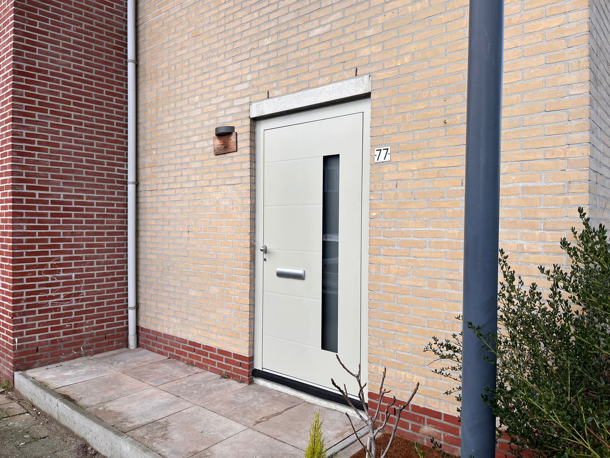 Aluminium Despiro voordeur geplaatst door Glaseco